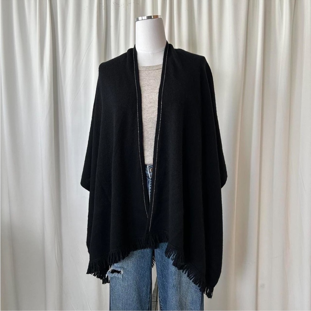 Black Neiman Marcus cashmere fringe cape one size. - Picture 3 of 8